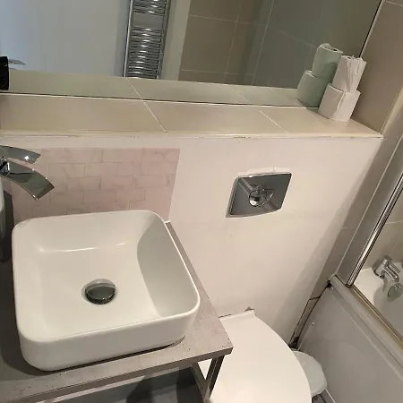 Apartment Stunning In The Heart Of Leeds *